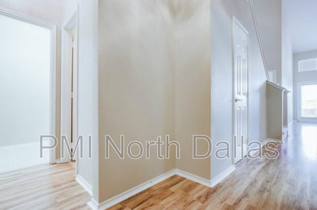 Building Photo - 7001 Van Gogh Dr