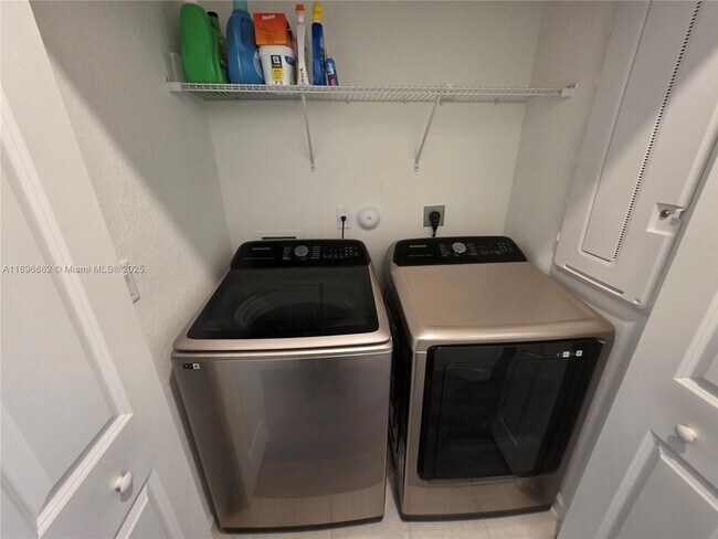 Building Photo - 13130 SW 232nd Ter