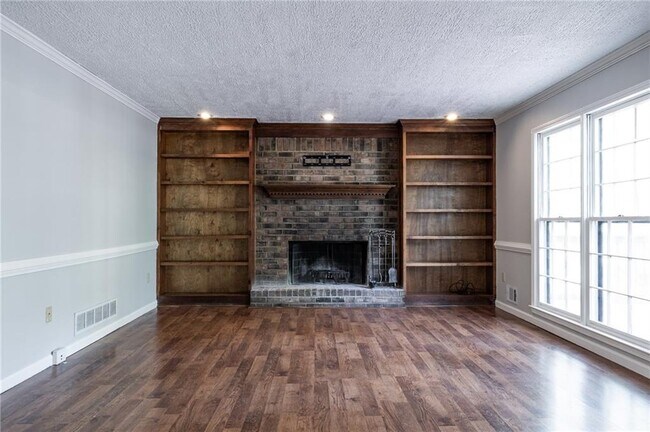 Building Photo - 7766 Hampton Cove