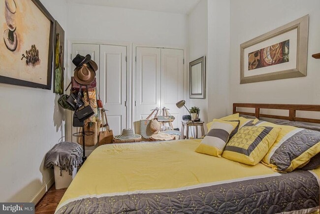 Building Photo - 157 Fleet St