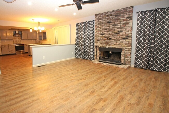 Building Photo - 3 Bedroom Home in Rincon Valley