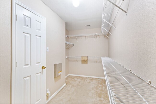 Building Photo - 4914 Roan Brook