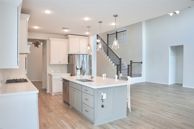 Building Photo - 24727 Tanoureen Dr