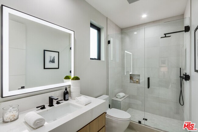 Building Photo - 286 Quadro Vecchio Dr