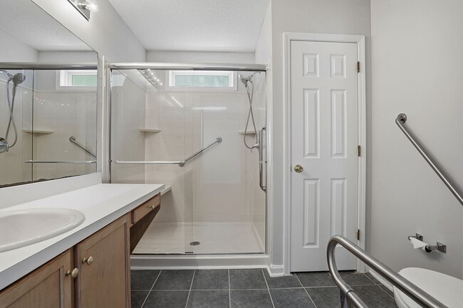 Building Photo - RANCH HOME with 3 bedrooms and 2 baths-CONVENIENT LOCATION