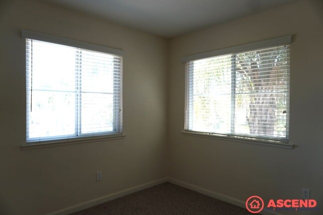 Building Photo - 2226 Via Tuscania Ave