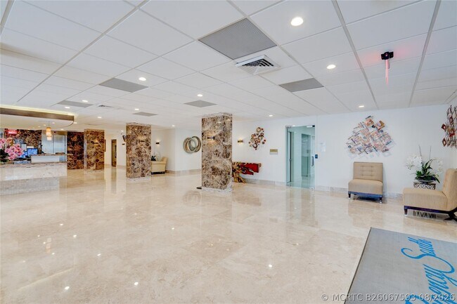 Building Photo - 3750 Galt Ocean Dr
