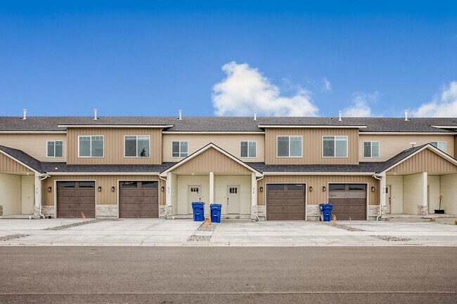 Building Photo - New St. Anthony Townhome with Unfinished Basement & Private Patio