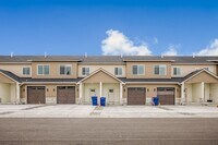 Building Photo - $500 off March rent. When you SIGN and MOVE IN, in March!!!! New St. Anthony Townhome with Unfini...