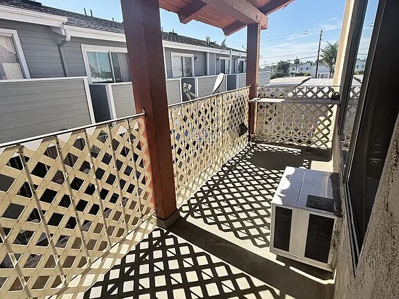 Building Photo - 6742 Western Ave