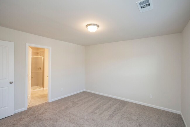 Building Photo - 2031 Sperling Dr