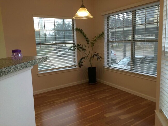 Building Photo - 2320 Gracy Farms Ln