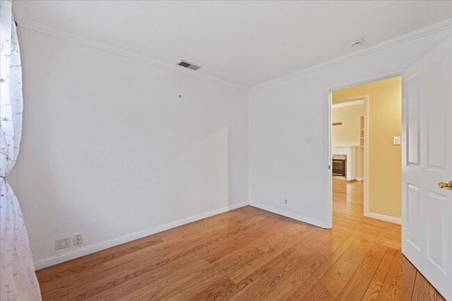 Building Photo - 833 Ocean View Ave