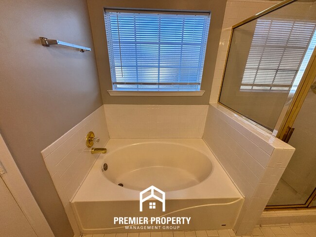 Building Photo - 416 Chadwick Cir