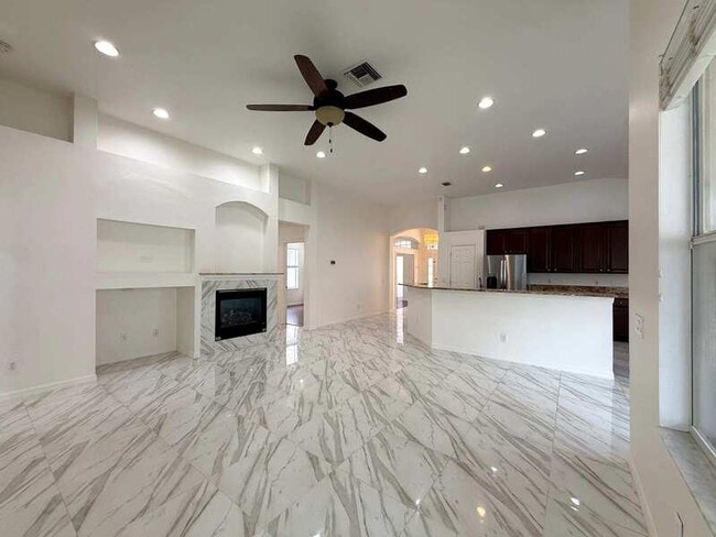Building Photo - 9512 Greenpointe Dr