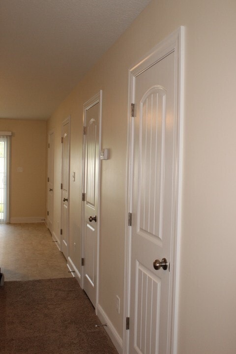 Building Photo - Gorgeous Townhome!