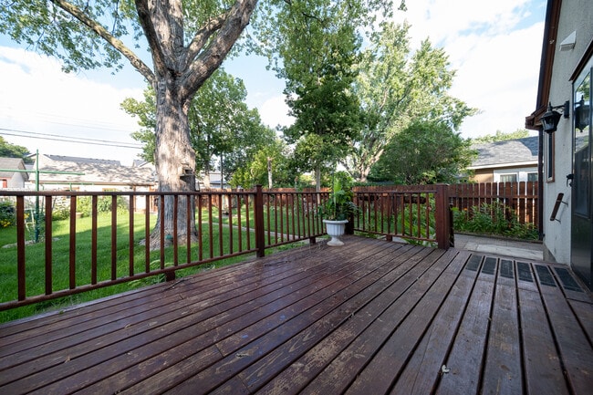 Building Photo - 3950 Hubbard Ave N