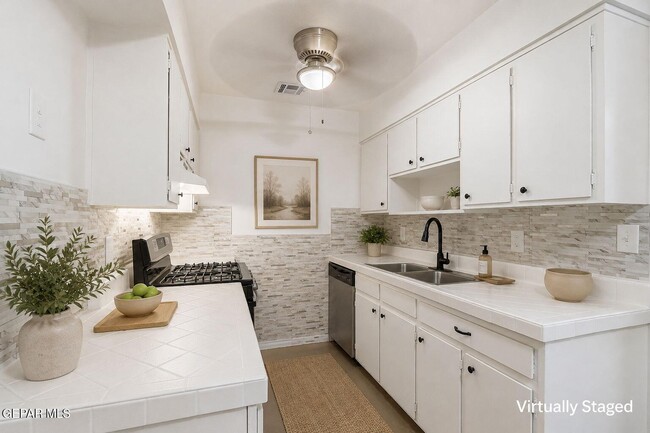 Building Photo - 4609 Skylark Way