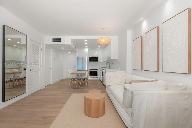 Building Photo - 2301 Collins Ave