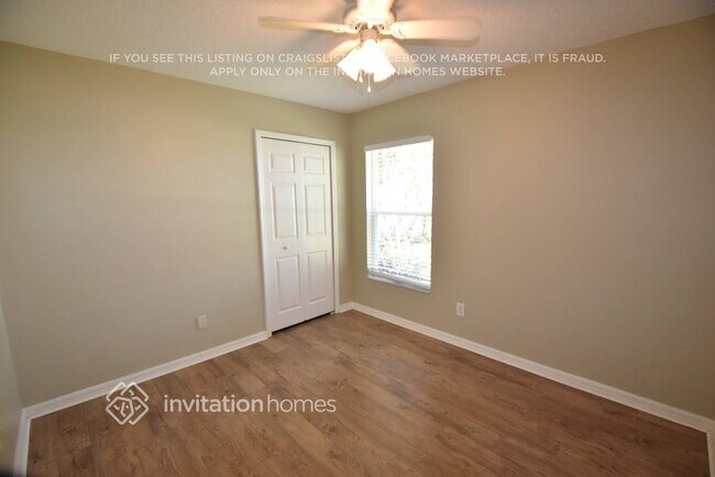 Building Photo - 4635 Sanibel Way