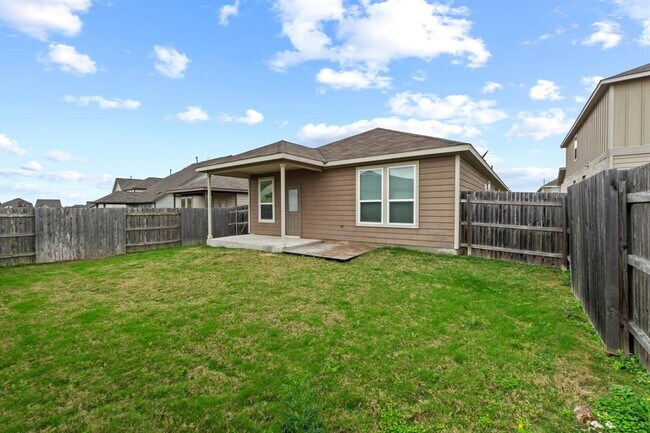 Building Photo - 175 Eves Necklace Dr.