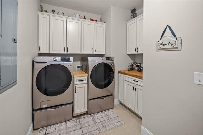 Building Photo - Flexible Space for Every Lifestyle! 4 Bedrooms Plus Loft & Bonus Room in Richmond Hill, GA