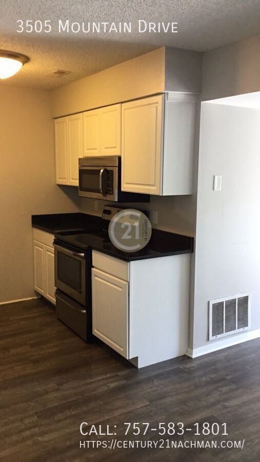 Building Photo - 3505 Mountain Dr