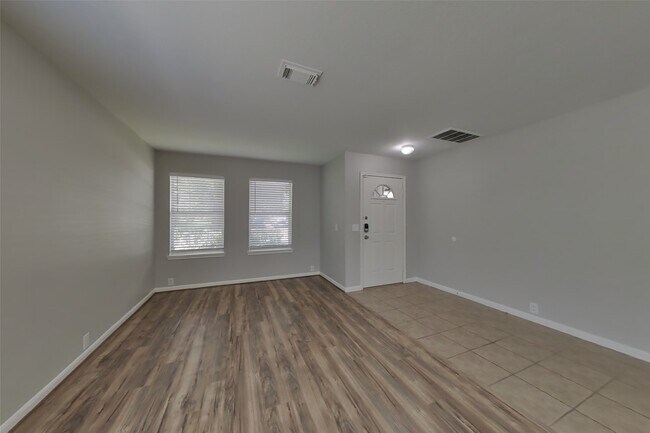 Building Photo - 2744 Woodspring Forest Dr