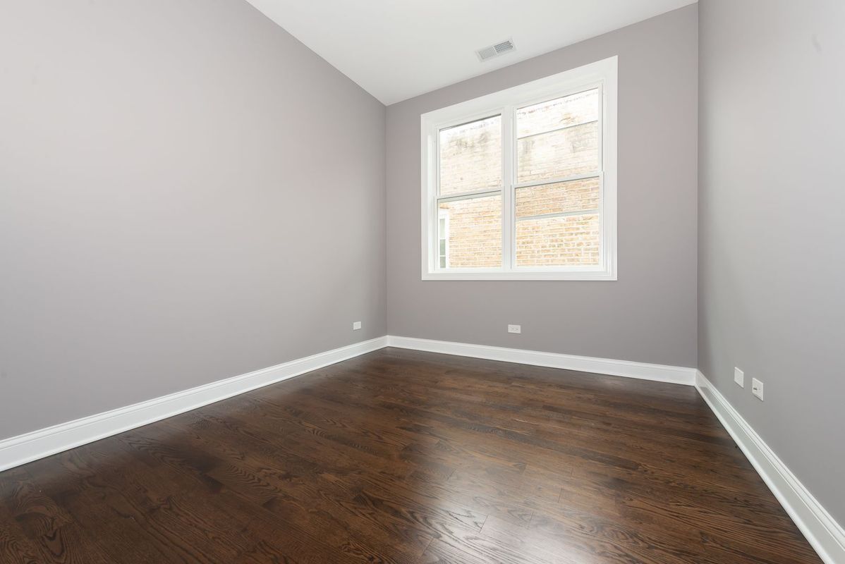 Building Photo - 4429 N Kimball Ave