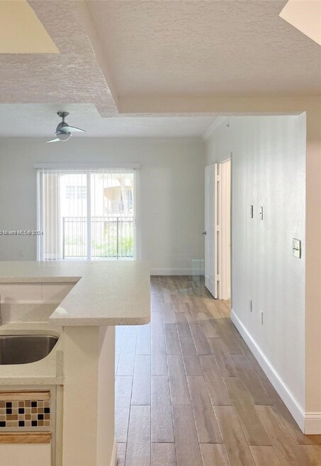 Building Photo - 140 SW 117th Ave