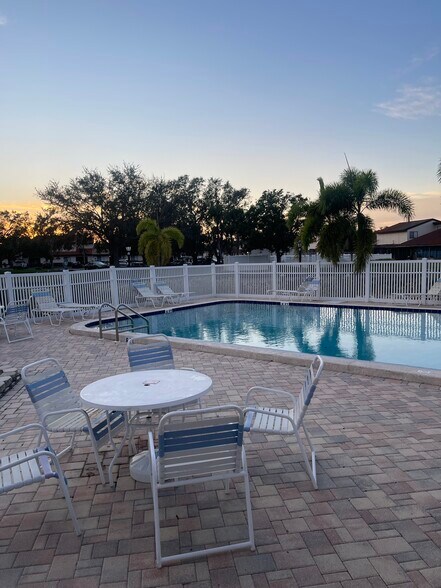 Building Photo - 7360 Ulmerton Rd