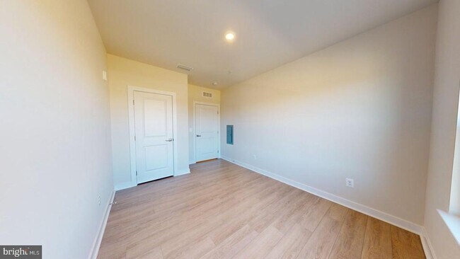 Building Photo - 12850 Mosaic Pk Wy