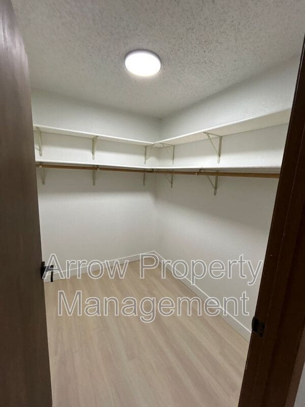 Building Photo - 205 E Arbor Ave