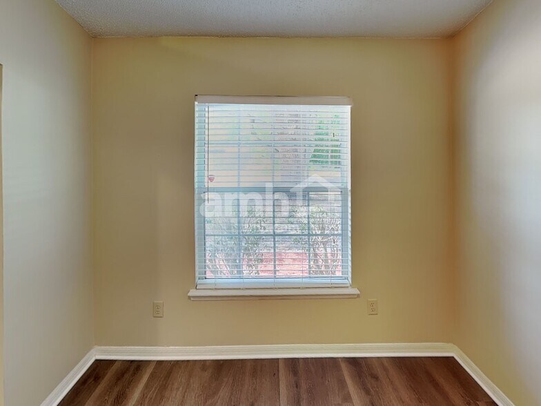 Building Photo - 9051 Rockpond Meadows Dr