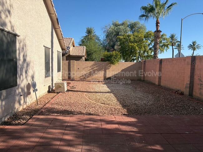 Building Photo - 7816 N 54th Ln