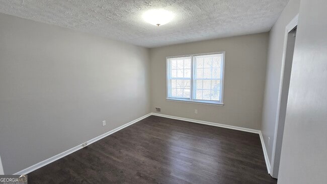 Building Photo - 4270 E Hamill Dr