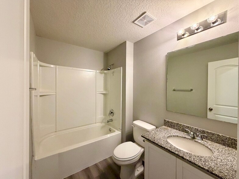 Building Photo - 687 Gila Dr