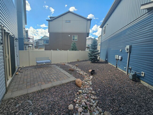 Building Photo - 9378 Timberlake Loop