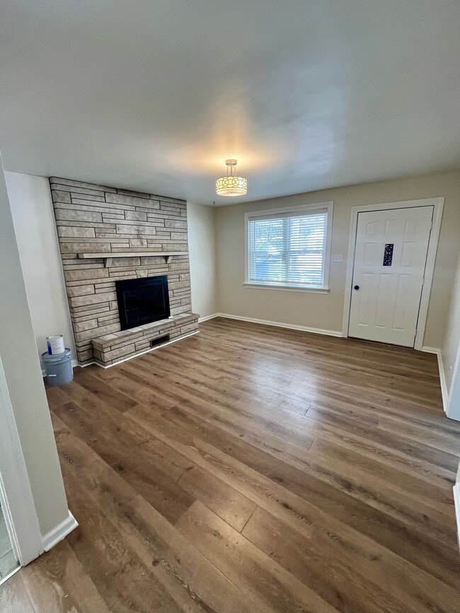 Building Photo - 161 Bosstick Ave