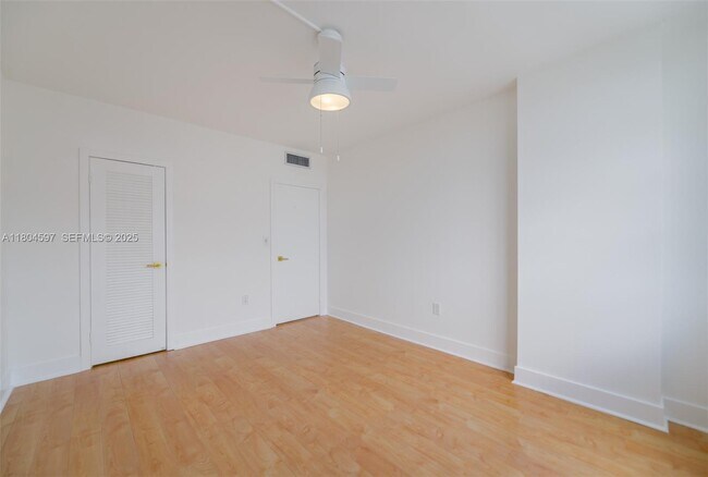 Building Photo - 1980 S Ocean Dr