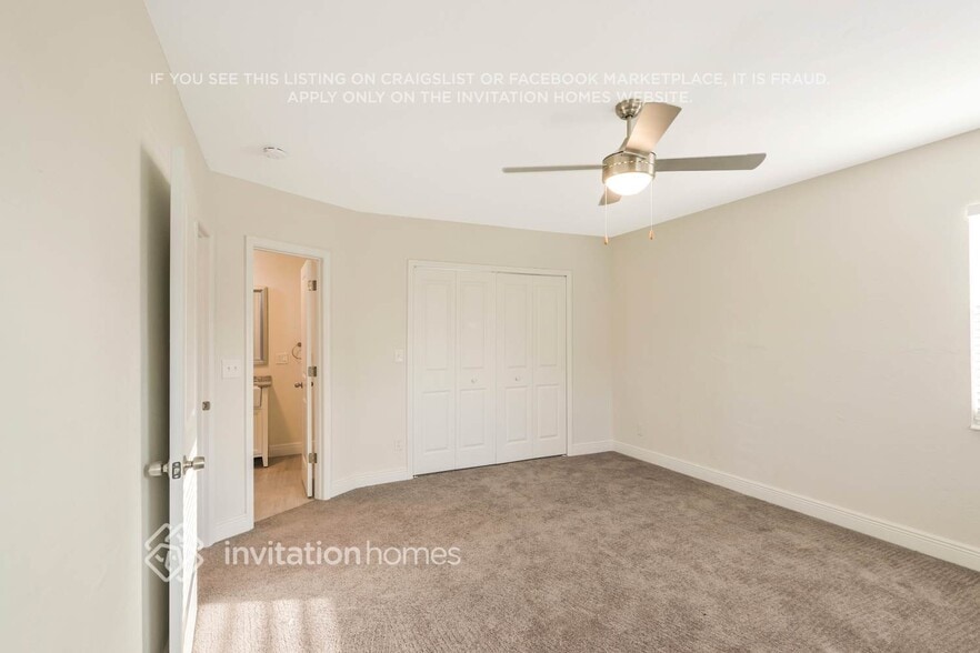 Building Photo - 4000 Marlin Dr SE