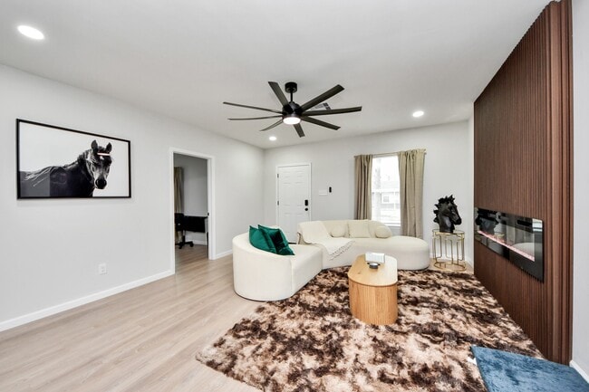 Building Photo - 2811 Winbern St