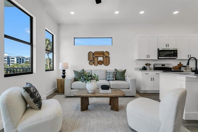 Building Photo - 7016 S Mascotte St