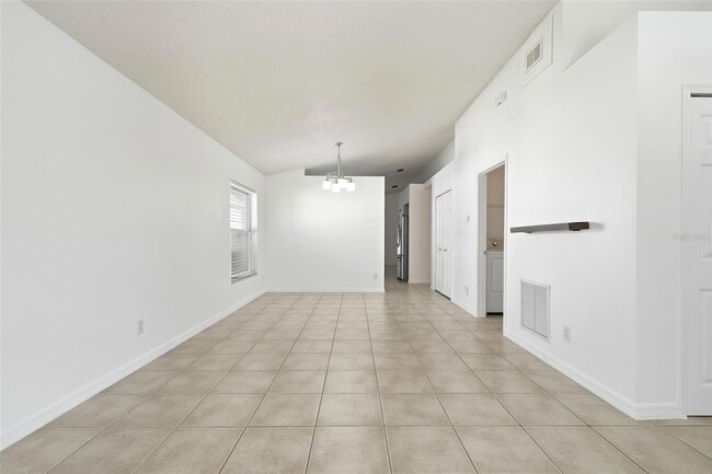 Building Photo - 13817 Valleybrooke Ln