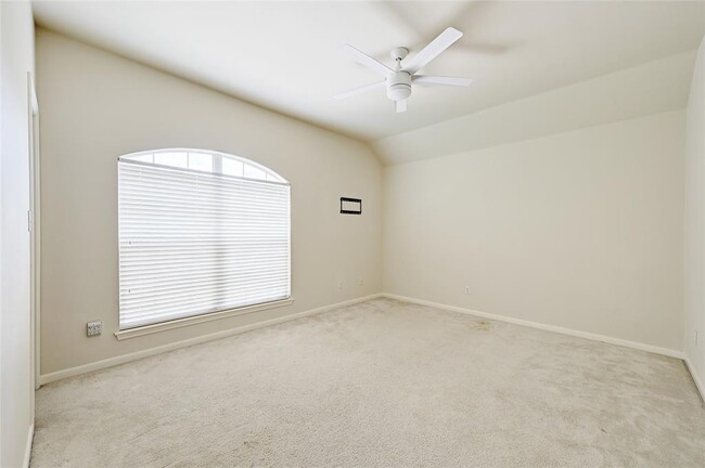 Building Photo - 1230 Heppner Dr