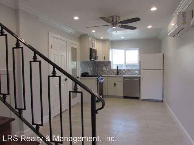 Building Photo - 2 br, 1.5 bath House - 8850 Laramie Avenue