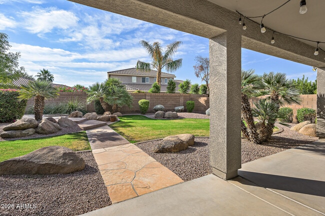 Building Photo - 4129 E Clubview Dr