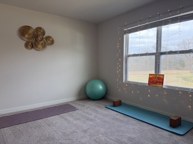 Building Photo - 213 Tartan Dr