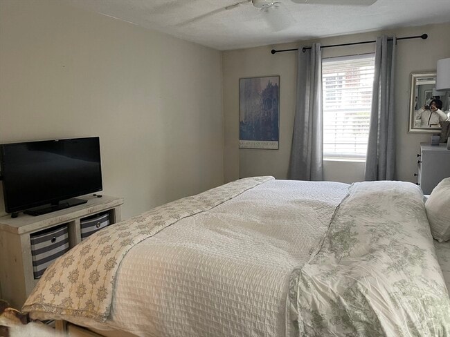 Building Photo - 276 Albion St