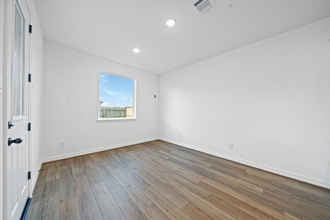 Building Photo - 17443 Chester Valley Trail